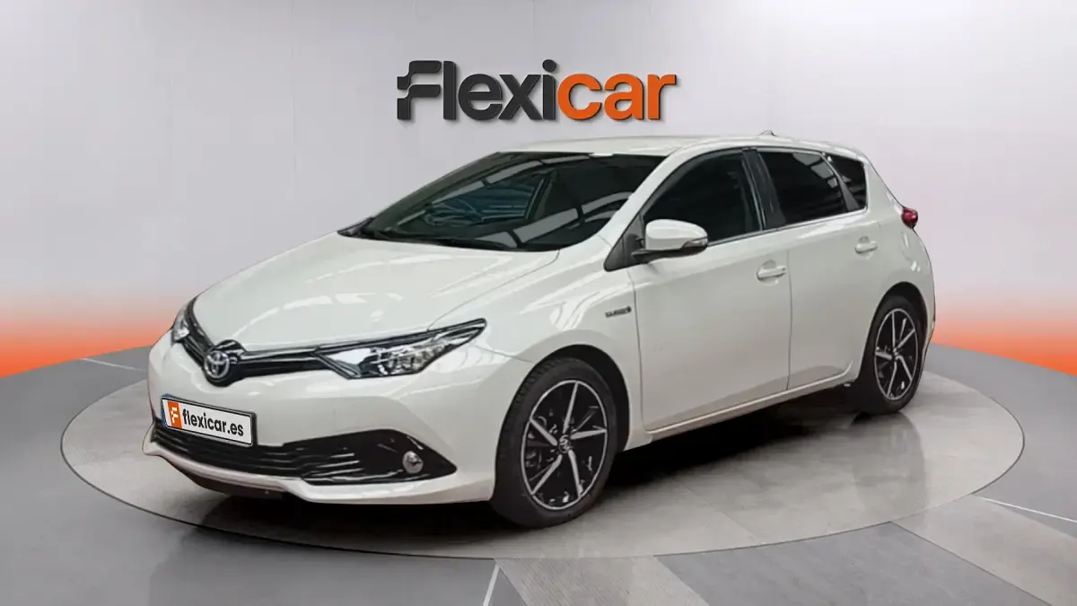 Usado Toyota Auris Hybrid Edition 136 CV (100 kW) 2018 Blanco Berlina