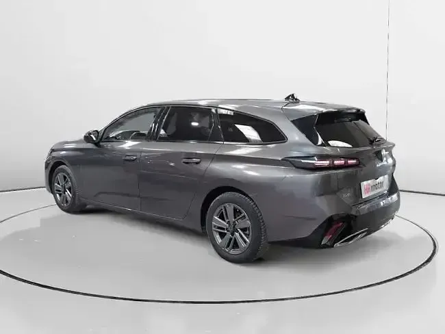 Usado Peugeot 308 Allure 130 CV (95 kW) 2023 Gris Familiar