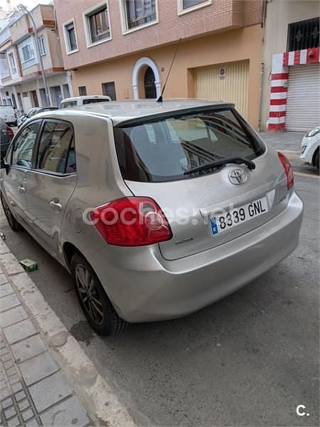 Usado Toyota Auris Active 90 CV (66 kW) 2009 Gris / plata Utilitario