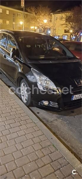 Usado Peugeot 5008 112 CV (82 kW) 2012 Negro Monovolumen