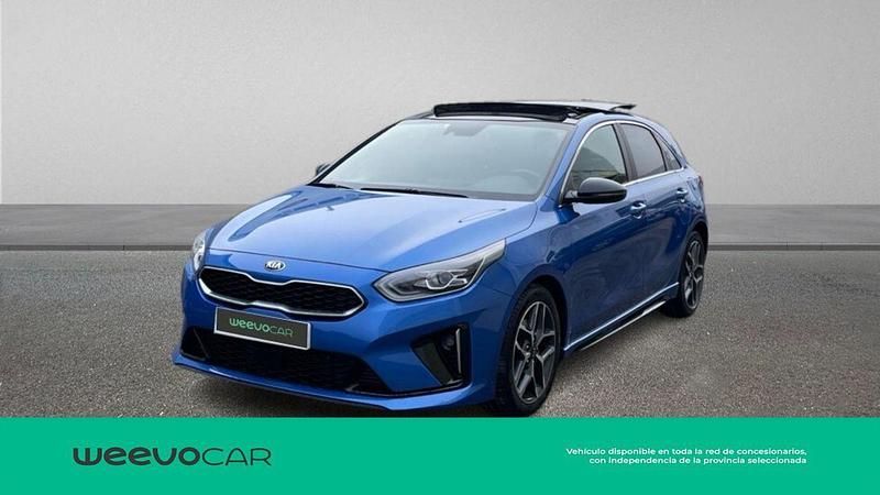 Azul Usado 2022 Kia Ceed GT GT-Line Berlina | 21.991 € (Caro) - Imagen 1/4