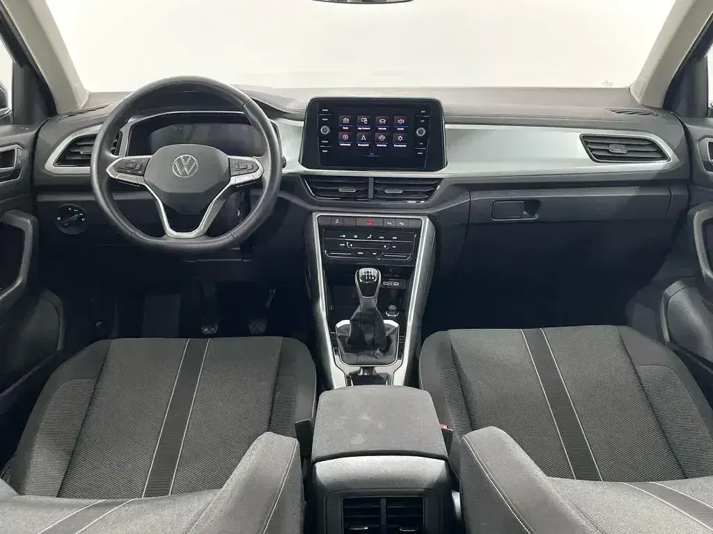 Usado VW T-Roc Life 110 CV (80 kW) 2024 Negro SUV