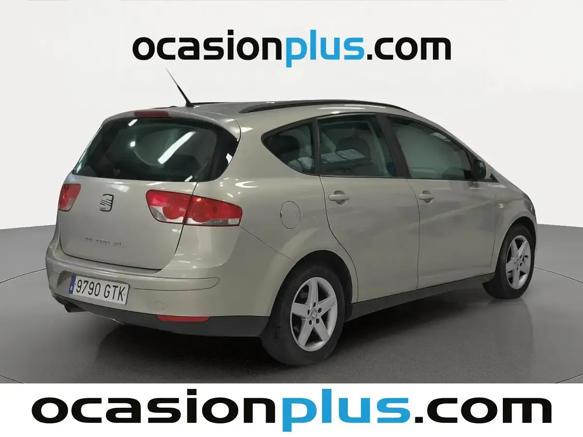 Usado Seat Altea Reference 102 CV (75 kW) 2010 Beige Monovolumen