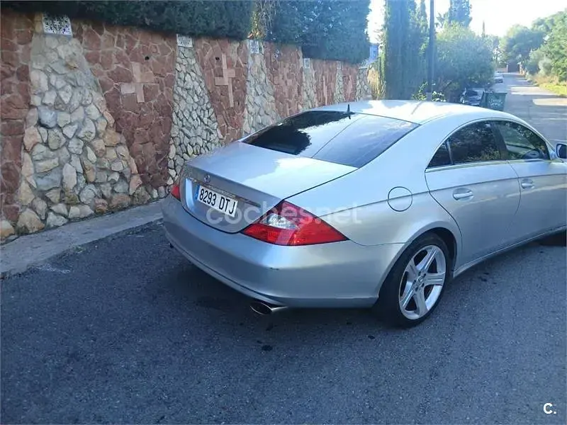 Usado Mercedes CLS350 272 CV (200 kW) 2005 Gris / plata Berlina