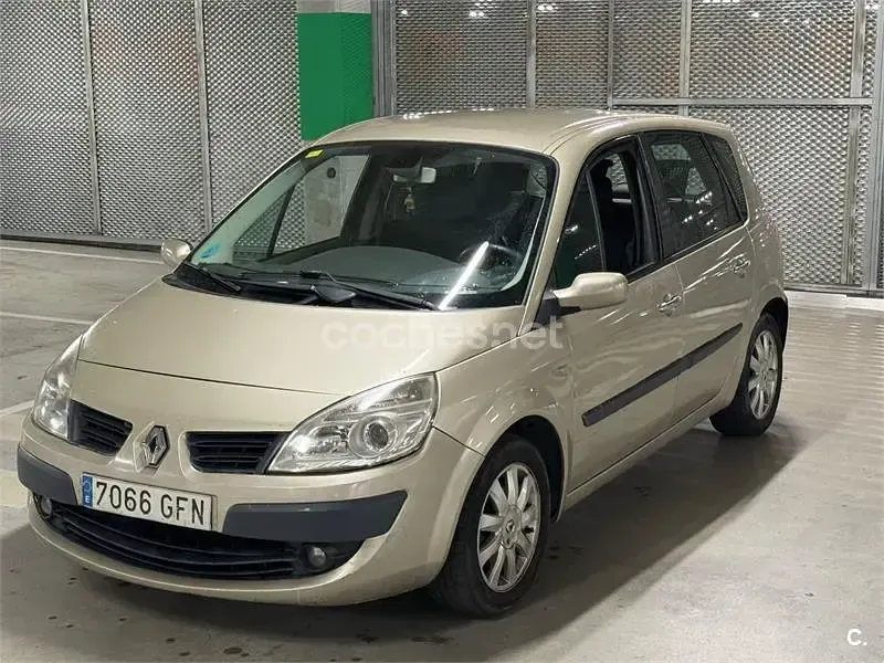 Usado Renault Scenic E-Tech 110 CV (80 kW) 2008 Beige Monovolumen