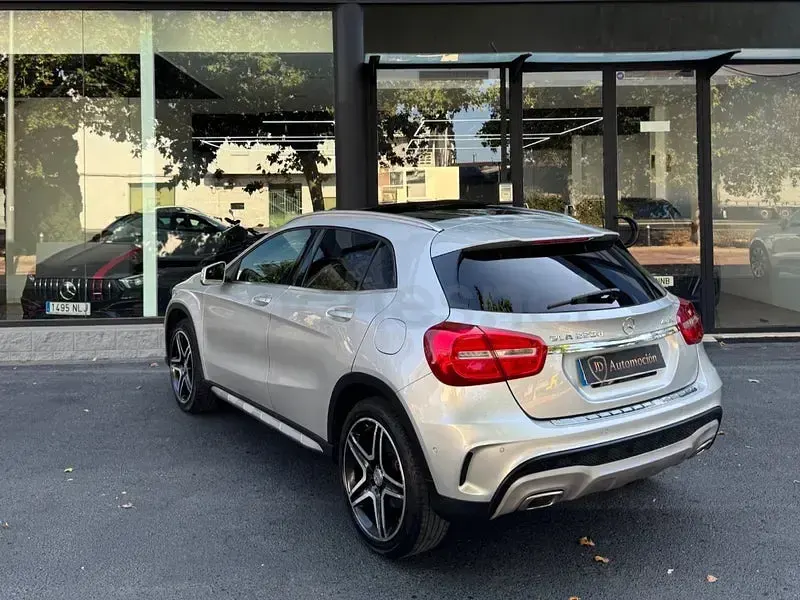 Usado Mercedes GLA220 AMG line 177 CV (130 kW) 2016 Gris / plata SUV