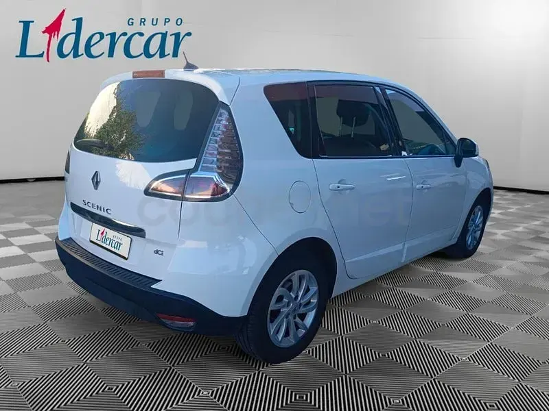 Usado Renault Scénic Dynamique 110 CV (80 kW) 2014 Blanco Monovolumen