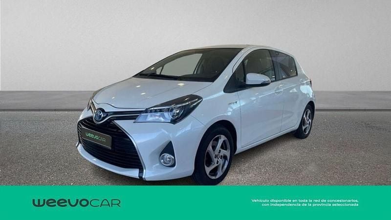 Usado Toyota Yaris Active 100 CV (73 kW) 2016 Blanco