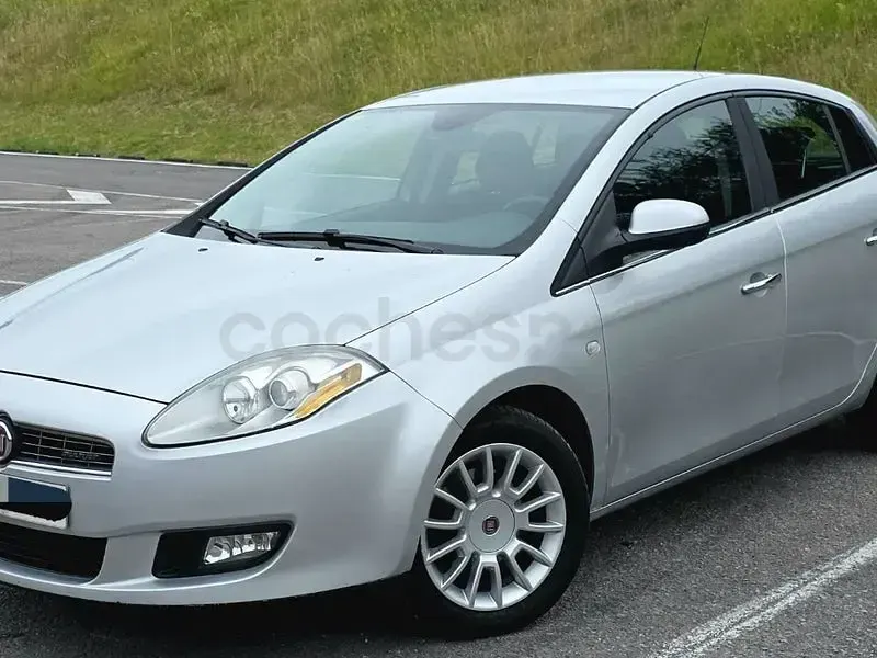 Usado Fiat Bravo Dynamic 120 CV (88 kW) 2007 Gris / plata Utilitario