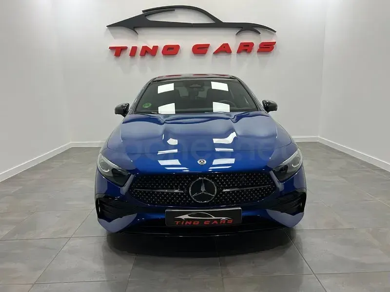 Usado Mercedes A200 150 CV (110 kW) 2024 Azul Berlina