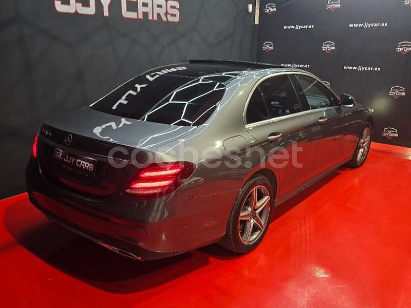 Usado Mercedes E300 306 CV (225 kW) 2019 Gris / plata Berlina