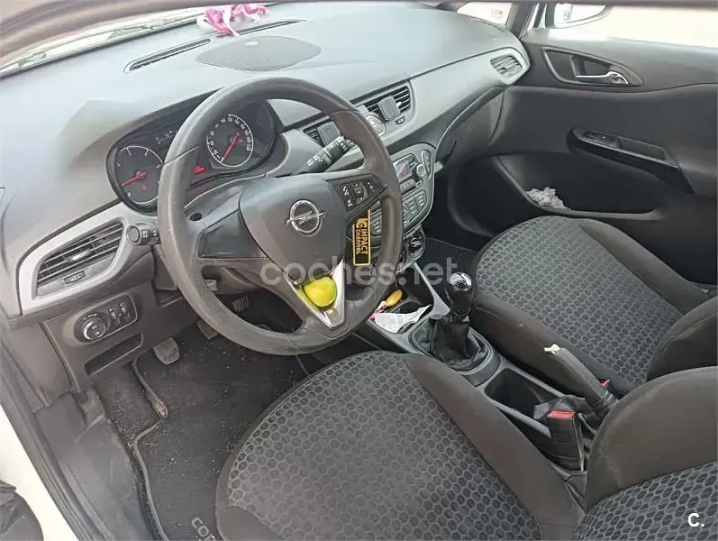 Usado Opel Corsa Selective 75 CV (55 kW) 2016 Blanco Utilitario