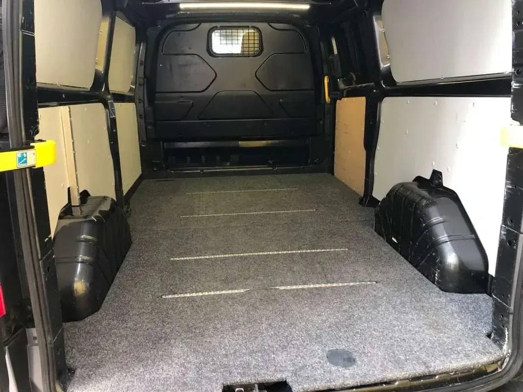 Usado Ford Transit Custom Trend 131 CV (96 kW) 2019 Gris Familiar