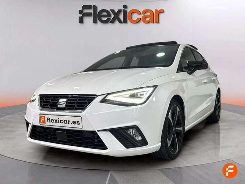 Usado Seat Ibiza FR 150 CV (110 kW) 2022 Blanco Utilitario