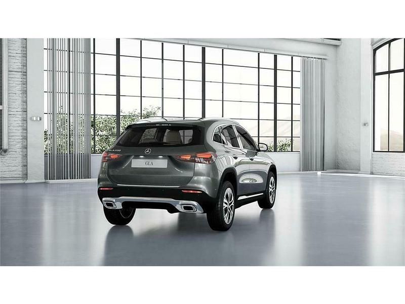 Nuevo Mercedes GLA200 163 CV (119 kW) 2025 Gris SUV