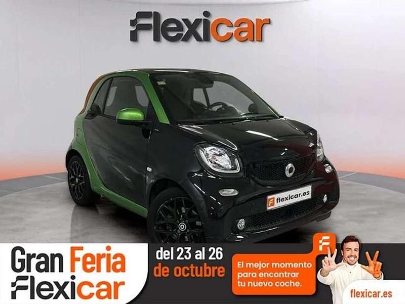 Negro Usado 2017 Smart ForTwo Coupé Coupe | 9990 € - Imagen 1/4