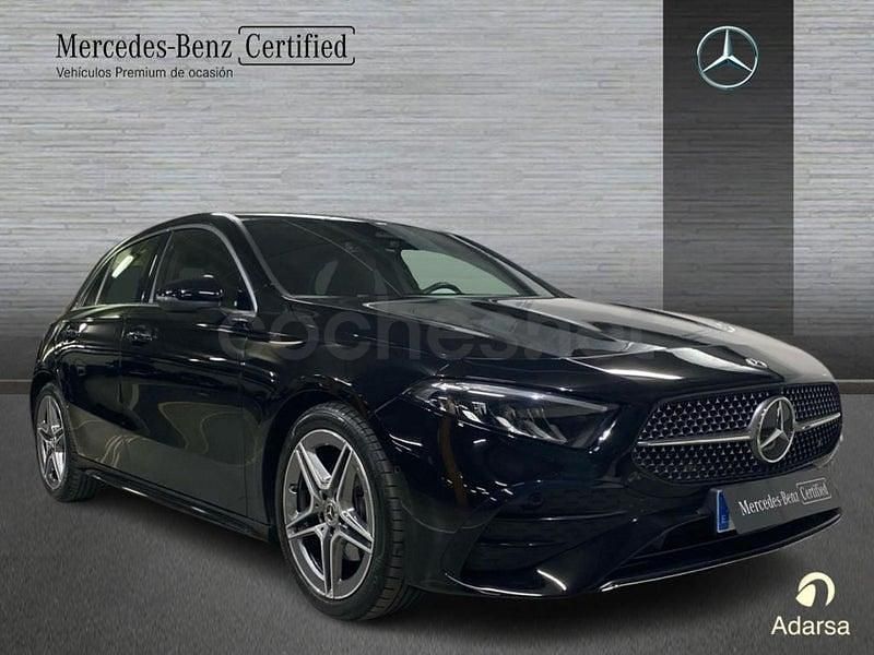 Usado Mercedes A180 AMG line 116 CV (85 kW) 2024 Negro Berlina