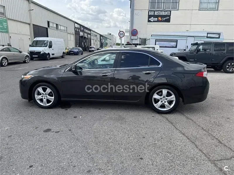 Usado Honda Accord Luxury 150 CV (110 kW) 2009 Marrón Berlina