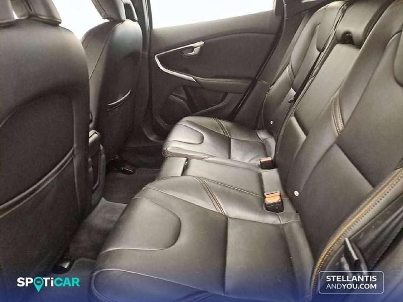 Gris Usado 2019 Volvo V40 R-Design Momentum Berlina | 16.300 € (Buen precio) - Imagen 1/4