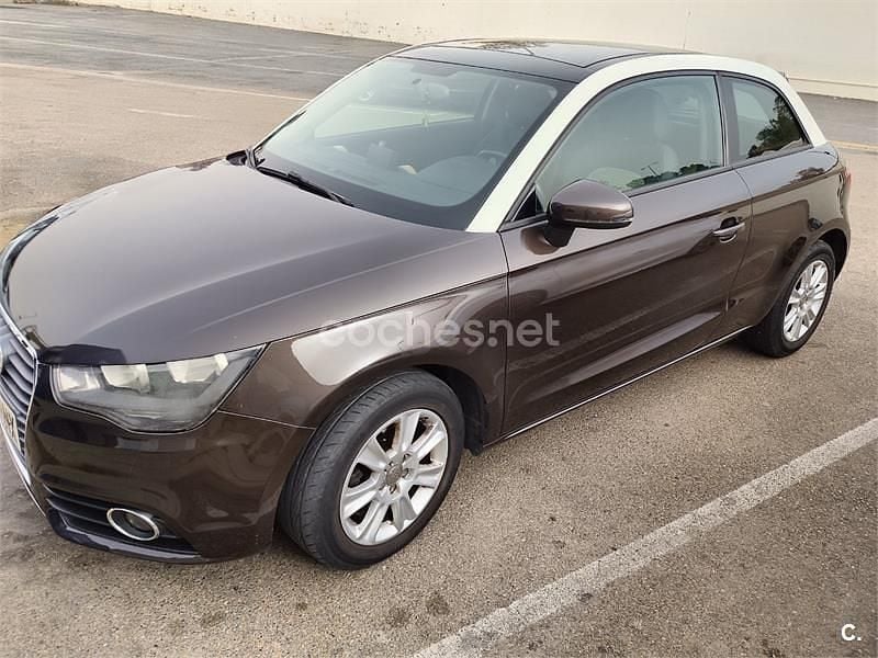 Usado Audi A1 Attraction 90 CV (66 kW) 2013 Marrón Utilitario