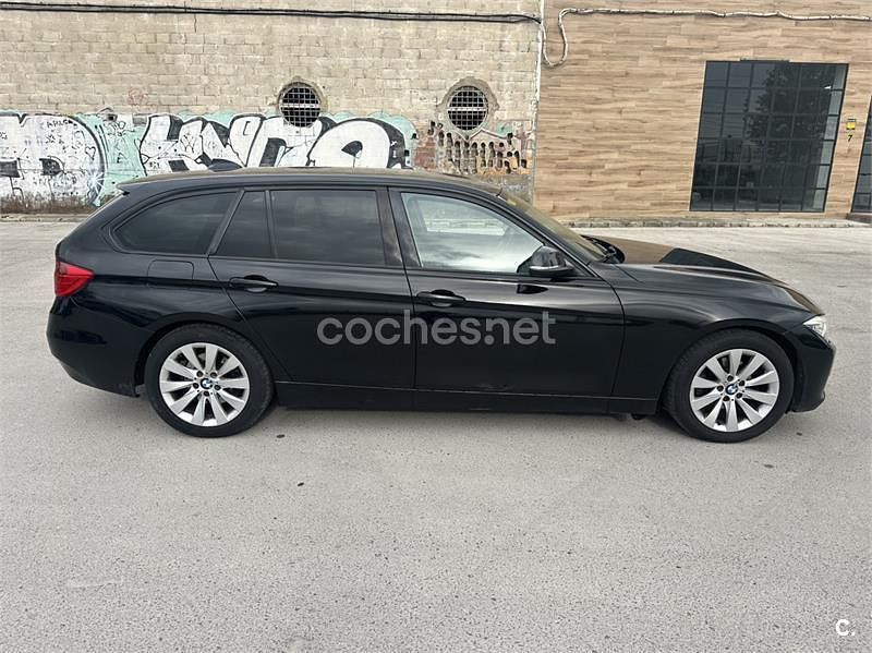 Usado BMW 318 143 CV (105 kW) 2012 Negro Familiar