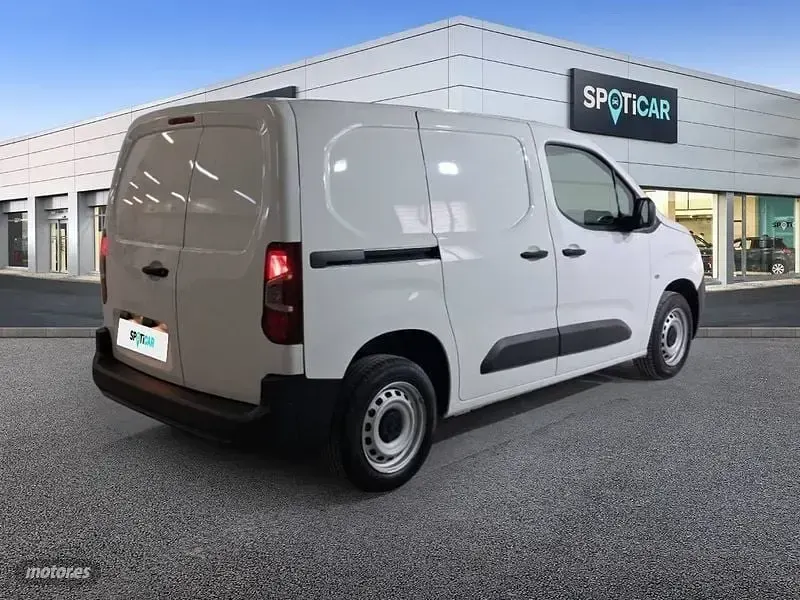 Usado Peugeot Partner 98 CV (72 kW) 2021 Blanco Monovolumen