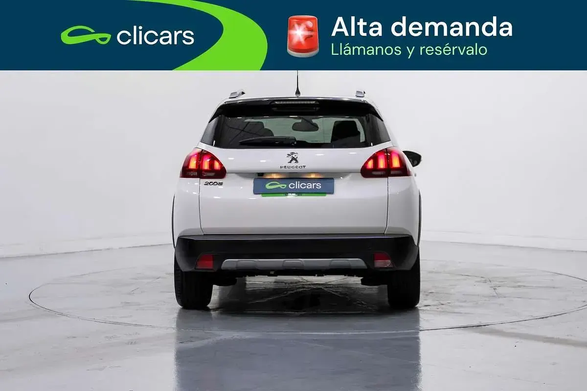 Usado Peugeot 2008 Signature Sky 99 CV (72 kW) 2019 Blanco SUV
