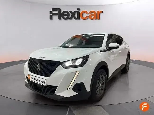 Usado Peugeot 2008 Active 100 CV (73 kW) 2021 Blanco SUV