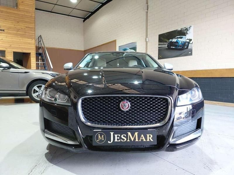 Usado Jaguar XF Prestige 163 CV (119 kW) 2016 Negro Berlina