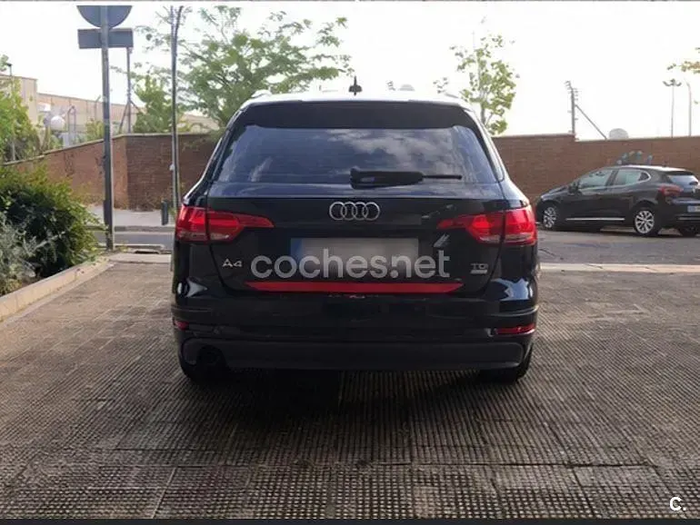 Usado Audi A4 150 CV (110 kW) 2016 Azul Familiar