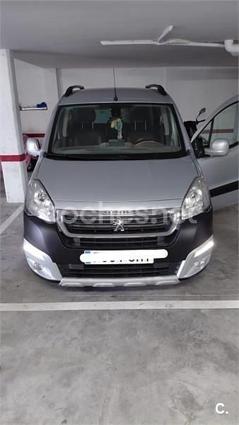 Usado Peugeot Partner Tepee Active 100 CV (73 kW) 2015 Gris / plata Monovolumen