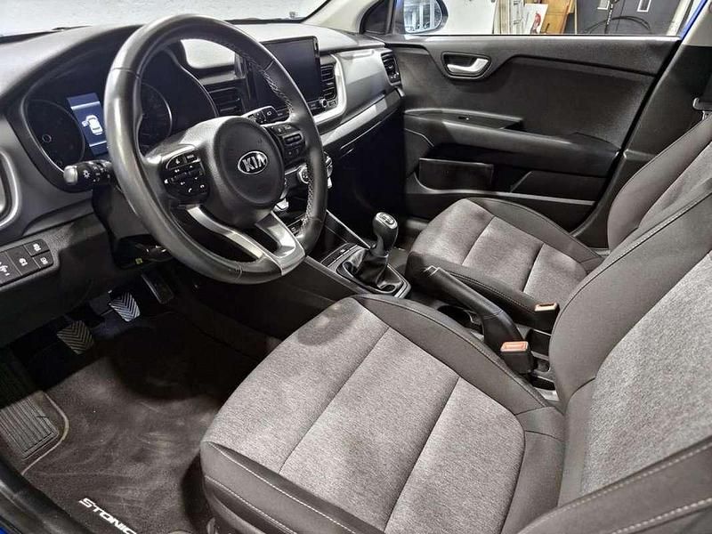 Usado Kia Stonic Plus 101 CV (74 kW) 2022 Azul SUV