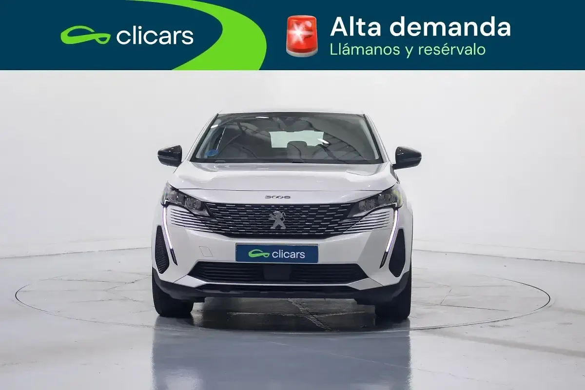 Usado Peugeot 3008 Active 225 CV (165 kW) 2022 Blanco SUV