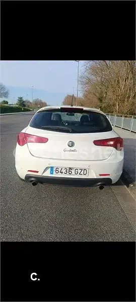 Usado Alfa Romeo Giulietta Distinctive 170 CV (125 kW) 2010 Blanco Utilitario