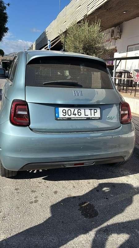 Usado Fiat 500e La Prima 86 kW (118 CV) 2021 Gris Utilitario