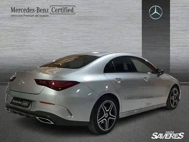 Usado Mercedes CLA200 163 CV (119 kW) 2025 Plata hightech