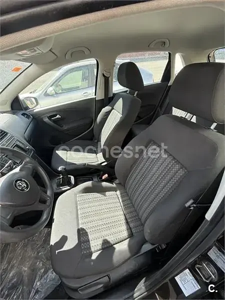Usado VW Polo Edition 75 CV (55 kW) 2014 Negro Berlina
