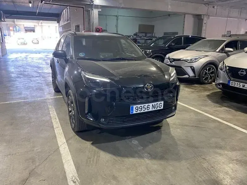 Usado Toyota Yaris Cross Active 130 CV (95 kW) 2025 Negro SUV