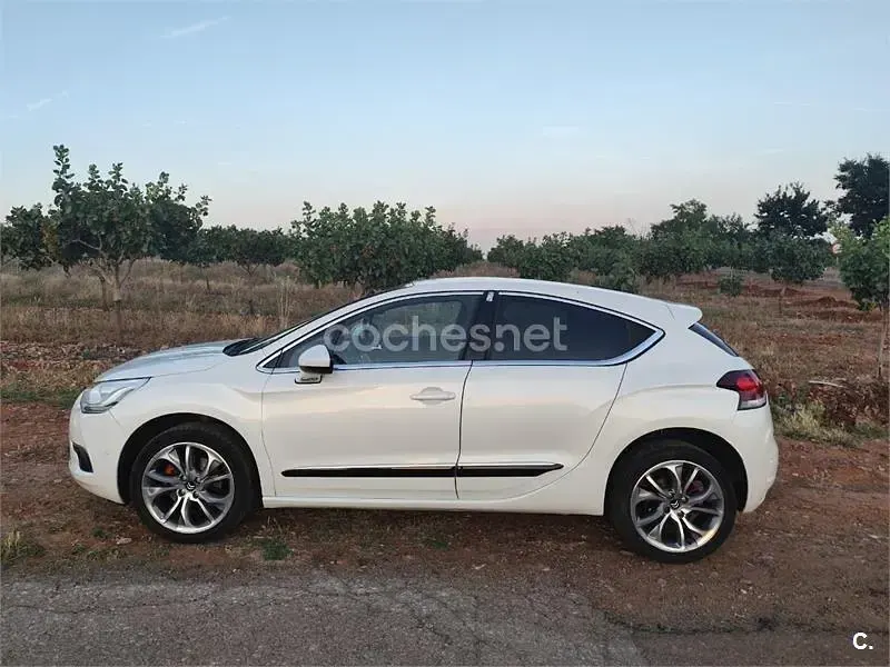 Usado Citroën DS4 163 CV (119 kW) 2011 Blanco Utilitario
