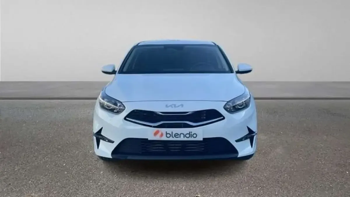 Usado Kia Ceed 101 CV (74 kW) 2025 Blanco Utilitario
