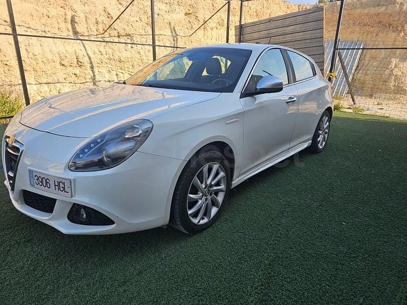 Usado Alfa Romeo Giulietta Distinctive 140 CV (102 kW) 2012 Blanco Utilitario