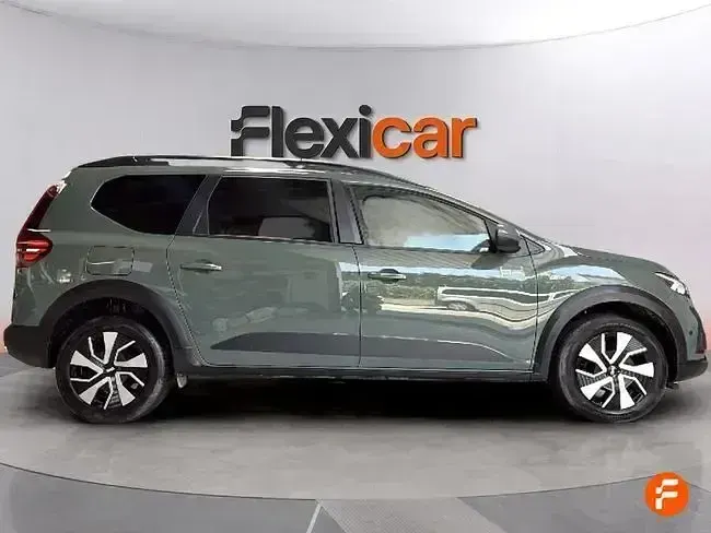 Usado Dacia Jogger Expression 100 CV (73 kW) 2025 Verde Monovolumen