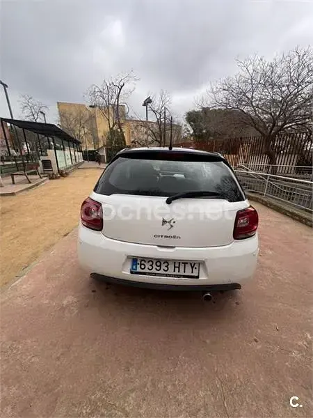 Usado Citroën DS3 82 CV (60 kW) 2013 Blanco Berlina