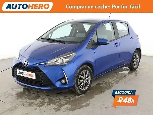 Używany Toyota Yaris Active 111 KM (81 kW) 2017 Niebieski Sedan/Limuzyna