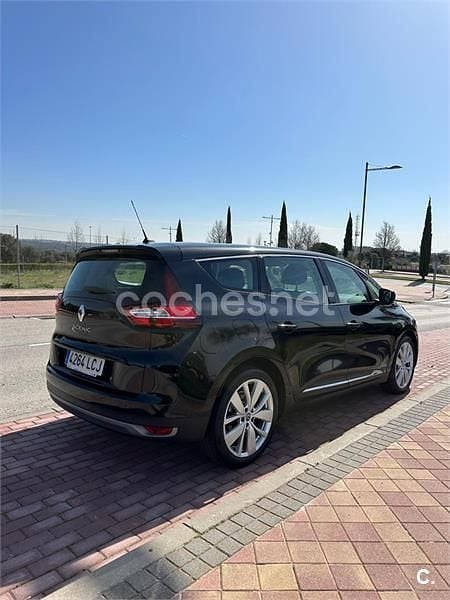 Usado Renault Scénic IV Zen 120 CV (88 kW) 2019 Negro Monovolumen