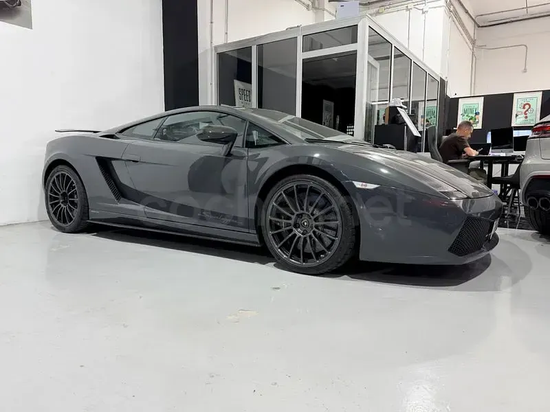 Usado Lamborghini Gallardo 530 CV (389 kW) 2007 Gris / plata Coupe