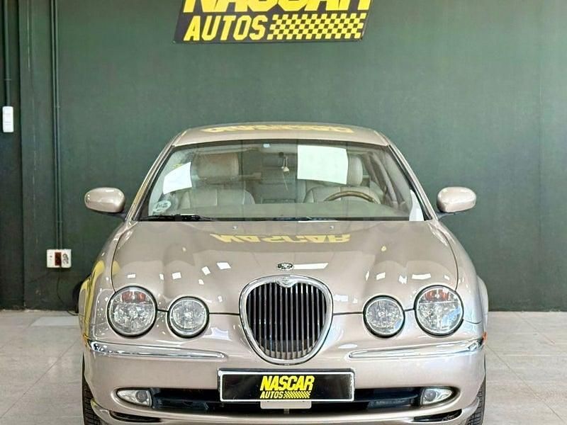 Usado Jaguar S-Type Executive 200 HP (147 kW) 2002 Bege Sedan