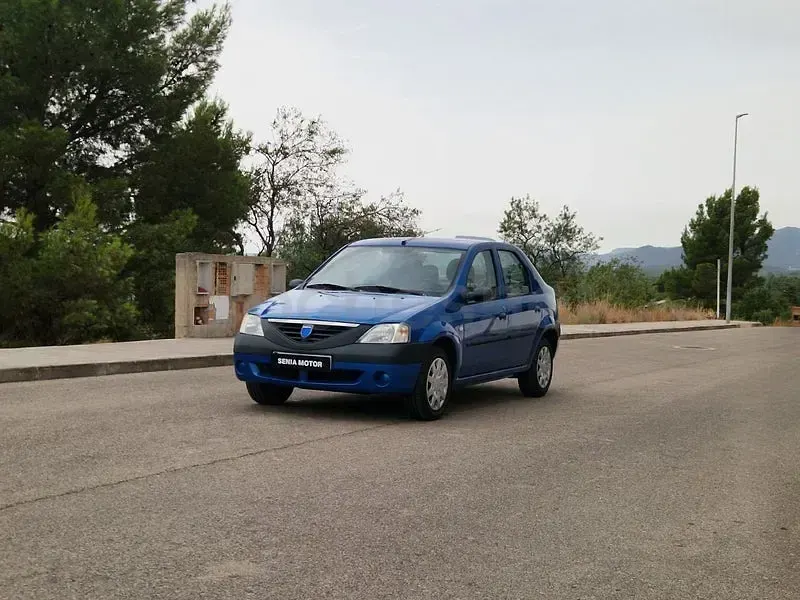 Usado Dacia Logan Lauréate 75 CV (55 kW) 2007 Azul Berlina