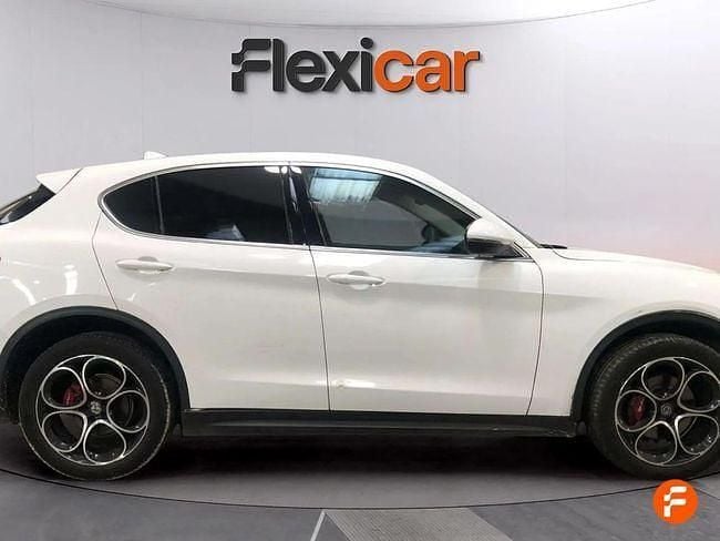 Usado Alfa Romeo Stelvio Executive 210 CV (154 kW) 2019 Blanco SUV