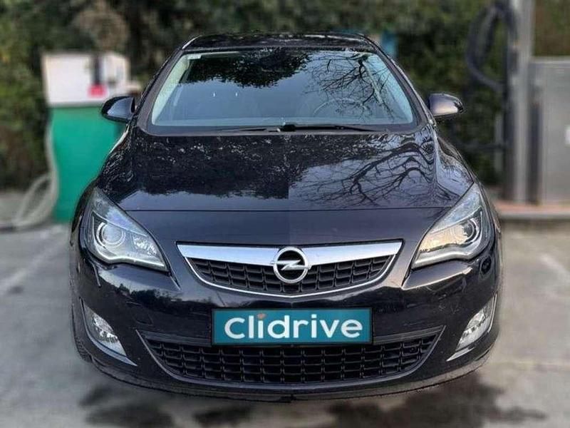Usado Opel Astra Sport 120 CV (88 kW) 2010 Negro Utilitario